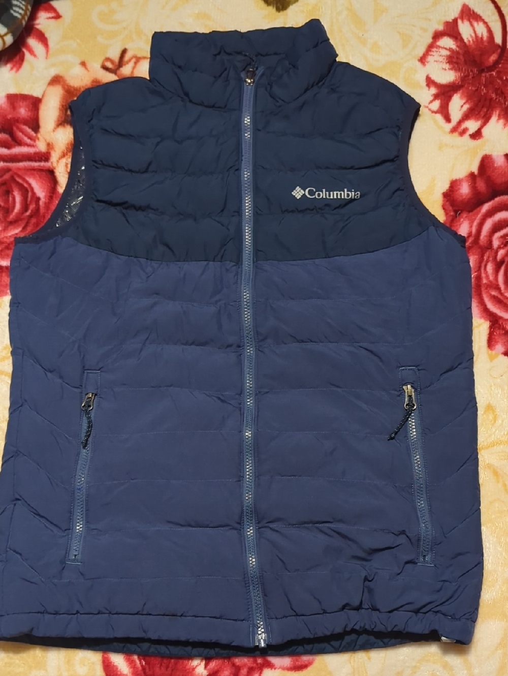 Columbia Two-Tone Navy Blue Quilted Puffer Vest